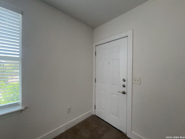 1020 W French Pl Apt 4, San Antonio, TX 78212