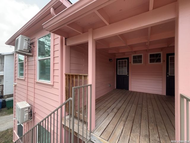 1020 W French Pl Apt 4, San Antonio, TX 78212