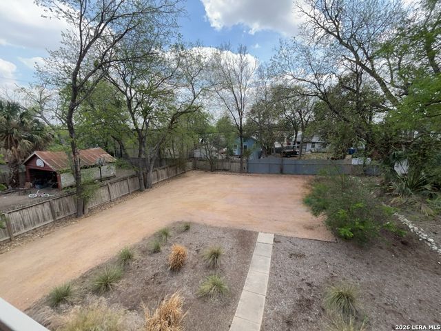 1020 W French Pl Apt 4, San Antonio, TX 78212