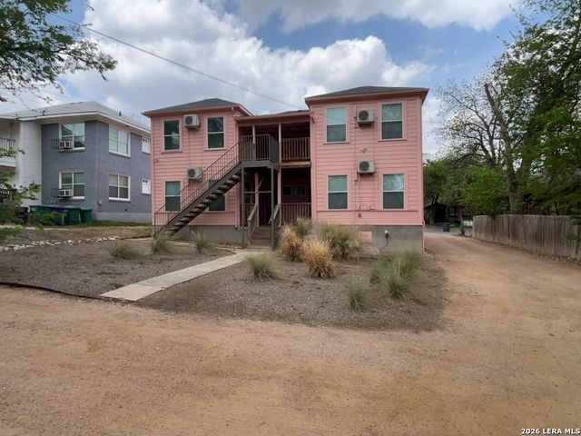 1020 W French Pl Apt 4, San Antonio, TX 78212