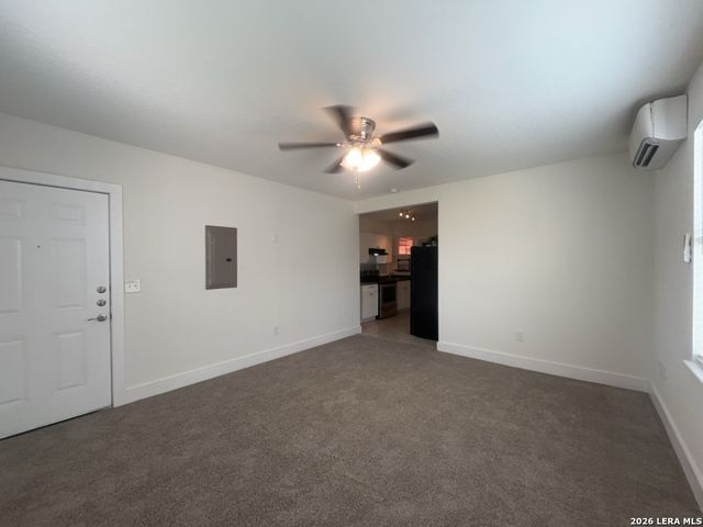 1020 W French Pl Apt 4, San Antonio, TX 78212