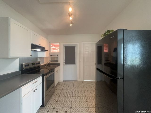 1020 W French Pl Apt 4, San Antonio, TX 78212