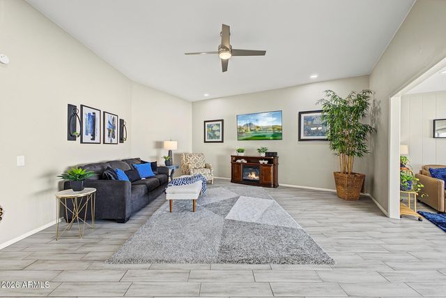 17473 N DEL WEBB Boulevard, Sun City, AZ 85373