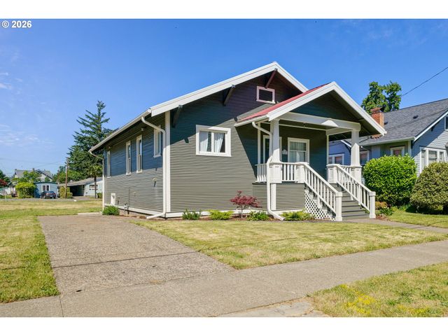 241 MILL St, Silverton, OR 97381