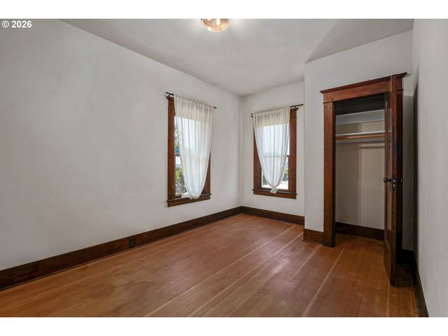 241 MILL St, Silverton, OR 97381