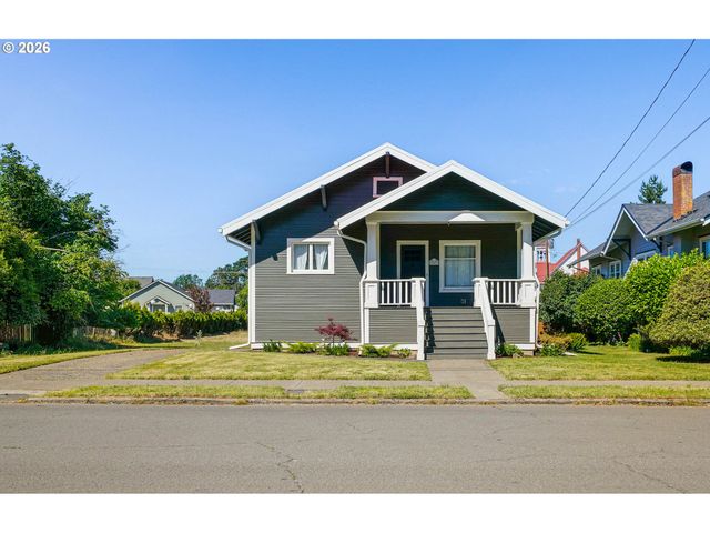 241 MILL St, Silverton, OR 97381