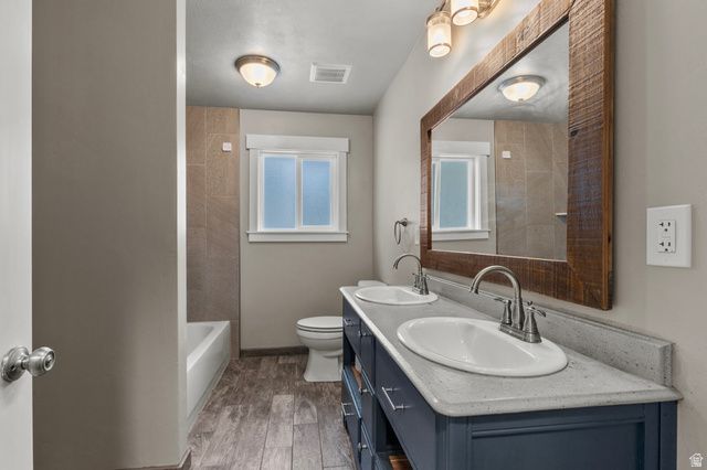 820 HILLCREST AVE, Logan, UT 84321