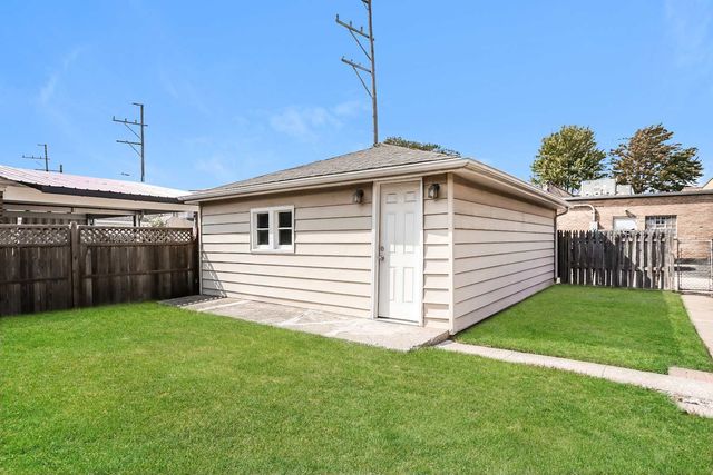 9006 W 22nd Place, North Riverside, IL 60546