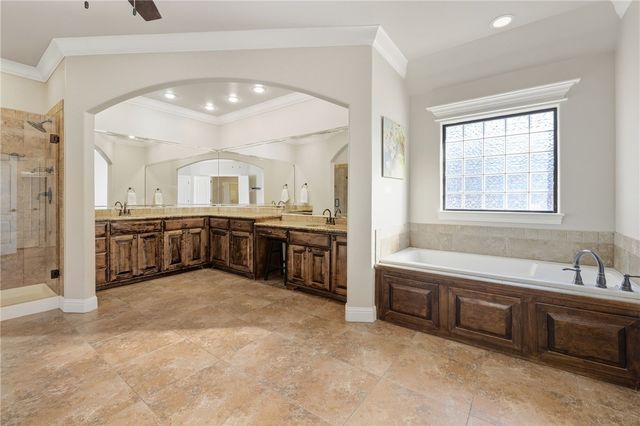 2772 N Signet Place, Fayetteville, AR 72703