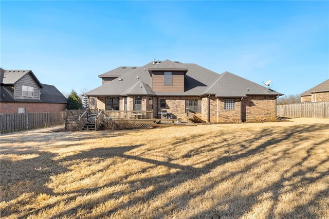 2772 N Signet Place, Fayetteville, AR 72703