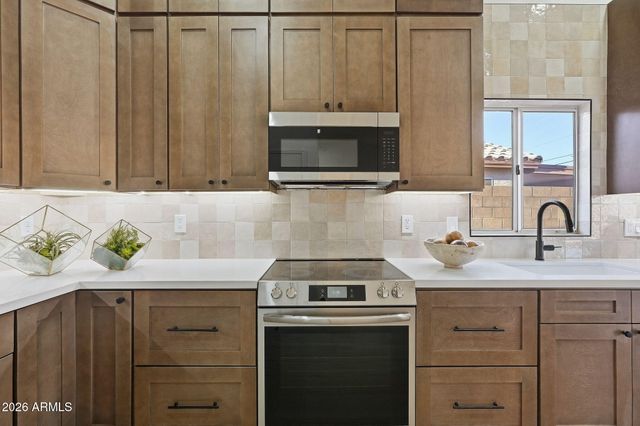 16601 N 23RD Place, Phoenix, AZ 85022