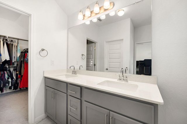 204 Backstays LOOP, Kyle, TX 78640