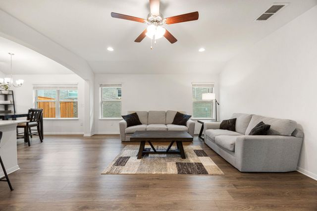 204 Backstays LOOP, Kyle, TX 78640