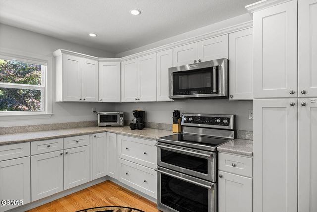 5042 Settlers View Lane, Sevierville, TN 37862