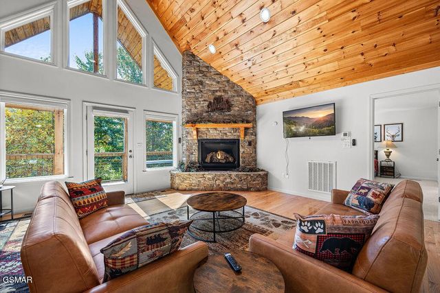 5042 Settlers View Lane, Sevierville, TN 37862