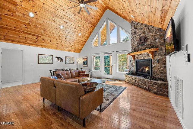 5042 Settlers View Lane, Sevierville, TN 37862