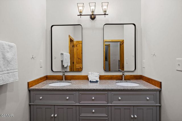 5042 Settlers View Lane, Sevierville, TN 37862