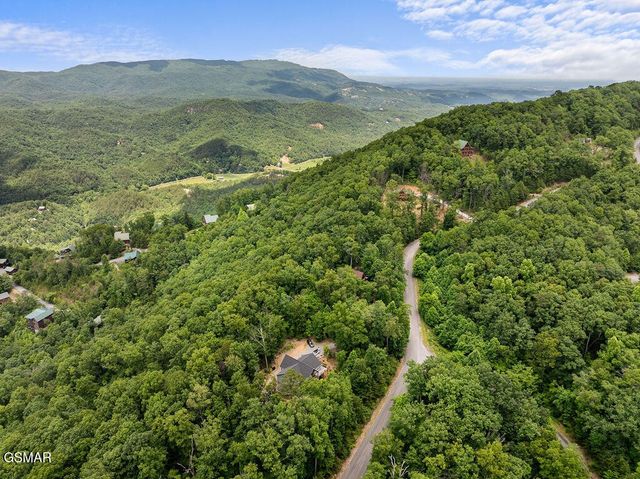 5042 Settlers View Lane, Sevierville, TN 37862