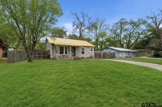 506 Ferguson St, Lindale, TX 75771