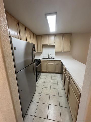 4933 Voltaire St 2, San Diego, CA 92107