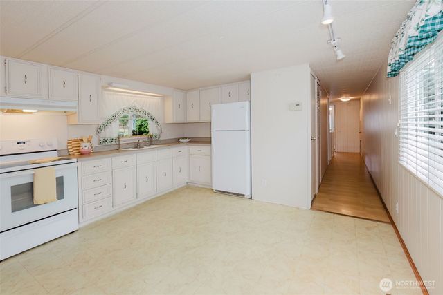 120 NE Larson Lake Lane, Belfair, WA 98528