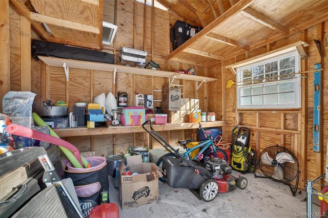 40 Orchard Road, Putnam Valley, NY 10579