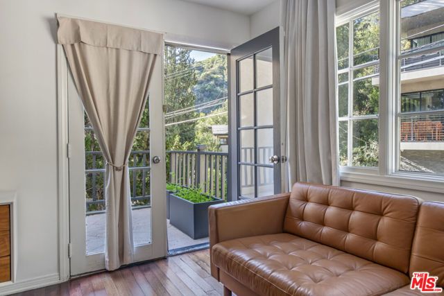 8032 Willow Glen Road, Los Angeles, CA 90046