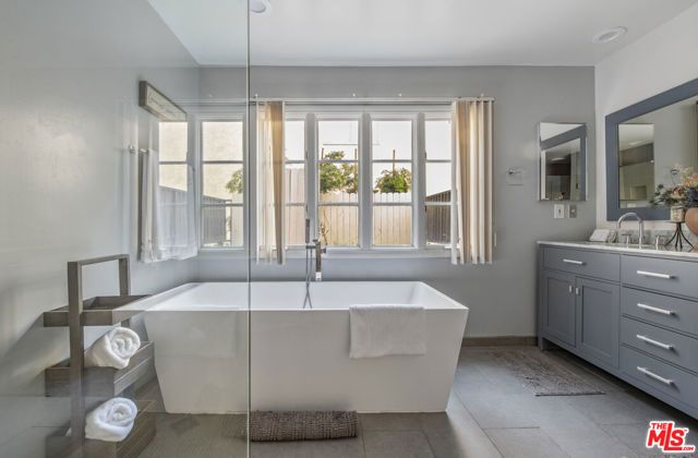 8032 Willow Glen Road, Los Angeles, CA 90046