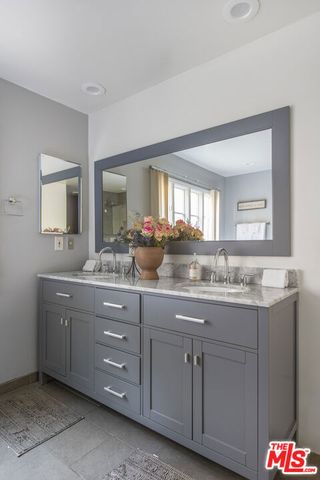 8032 Willow Glen Road, Los Angeles, CA 90046