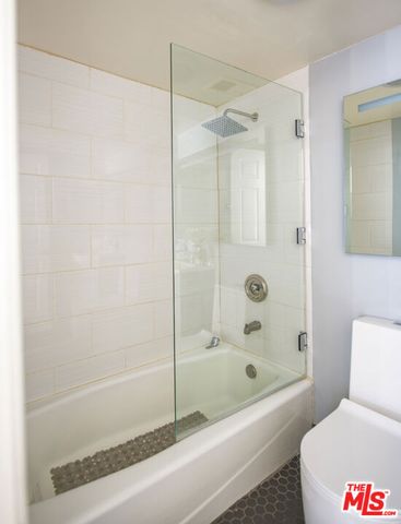 8032 Willow Glen Road, Los Angeles, CA 90046