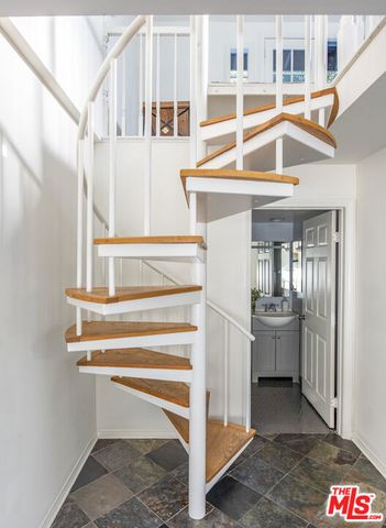 8032 Willow Glen Road, Los Angeles, CA 90046