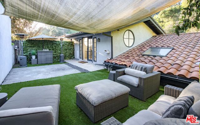 8032 Willow Glen Road, Los Angeles, CA 90046