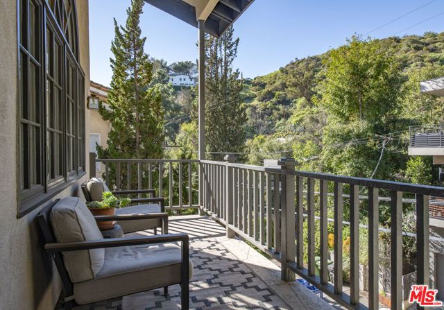 8032 Willow Glen Road, Los Angeles, CA 90046