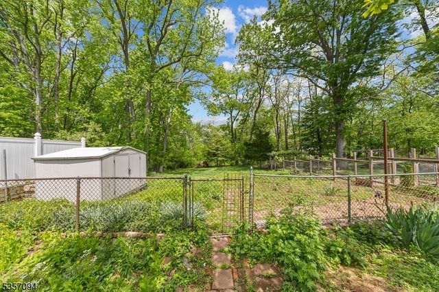 104 Bucknell Ave, Woodbridge Twp., NJ 07095