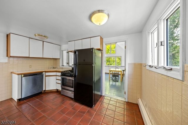 104 Bucknell Ave, Woodbridge Twp., NJ 07095