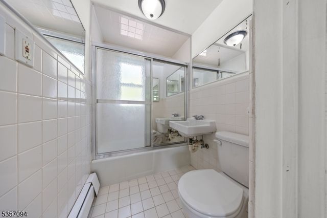 104 Bucknell Ave, Woodbridge Twp., NJ 07095