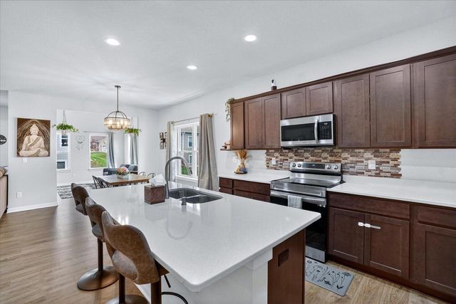 7906 W Park Circle WAY S, Franklin, WI 53132