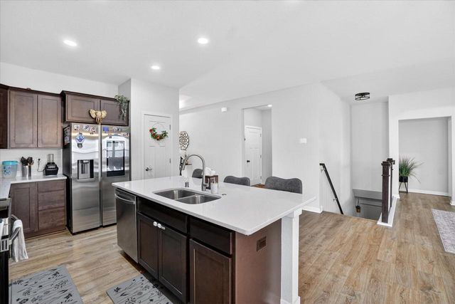 7906 W Park Circle WAY S, Franklin, WI 53132