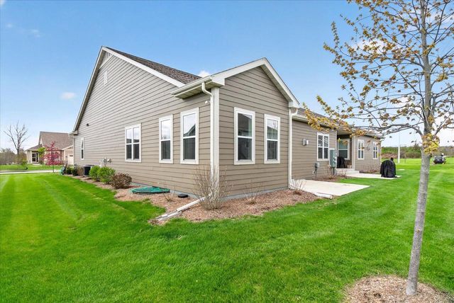 7906 W Park Circle WAY S, Franklin, WI 53132