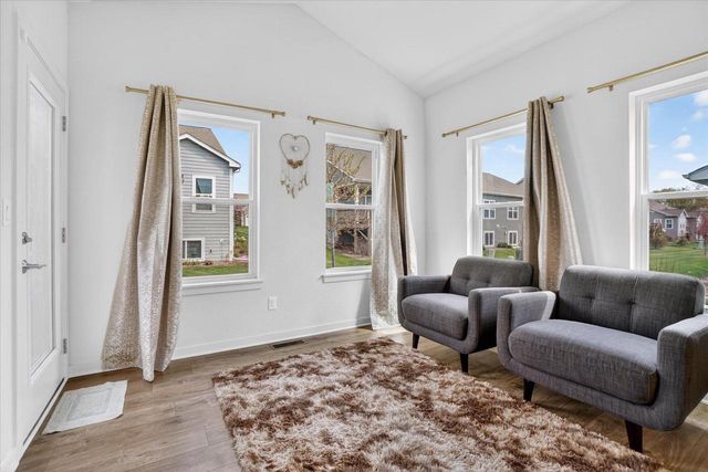 7906 W Park Circle WAY S, Franklin, WI 53132
