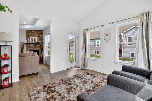 7906 W Park Circle WAY S, Franklin, WI 53132
