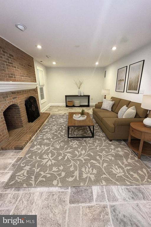 9904 FOXBOROUGH CIR, Rockville, MD 20850