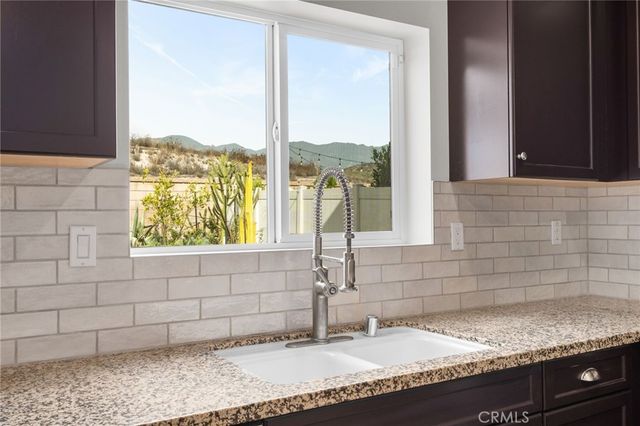 17920 Pokeroot, San Bernardino, CA 92407