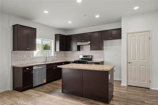 17920 Pokeroot, San Bernardino, CA 92407