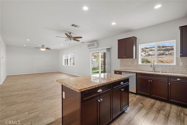 17920 Pokeroot, San Bernardino, CA 92407