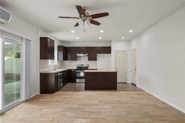 17920 Pokeroot, San Bernardino, CA 92407