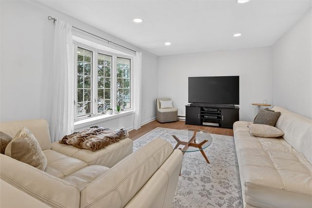 2589 Stone Chip Dr, Hampton, PA 15101