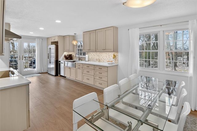 2589 Stone Chip Dr, Hampton, PA 15101