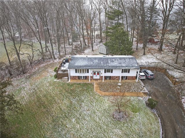 2589 Stone Chip Dr, Hampton, PA 15101