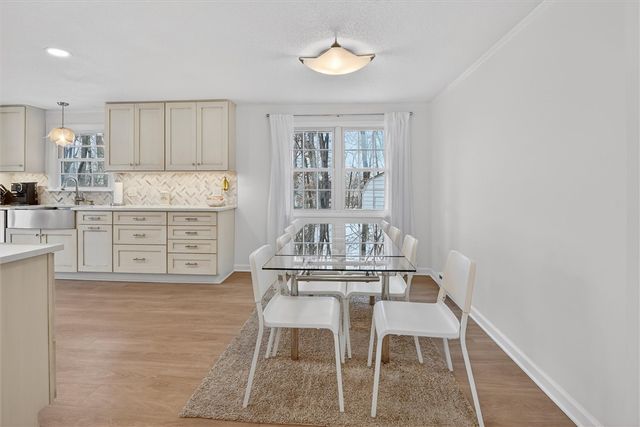 2589 Stone Chip Dr, Hampton, PA 15101